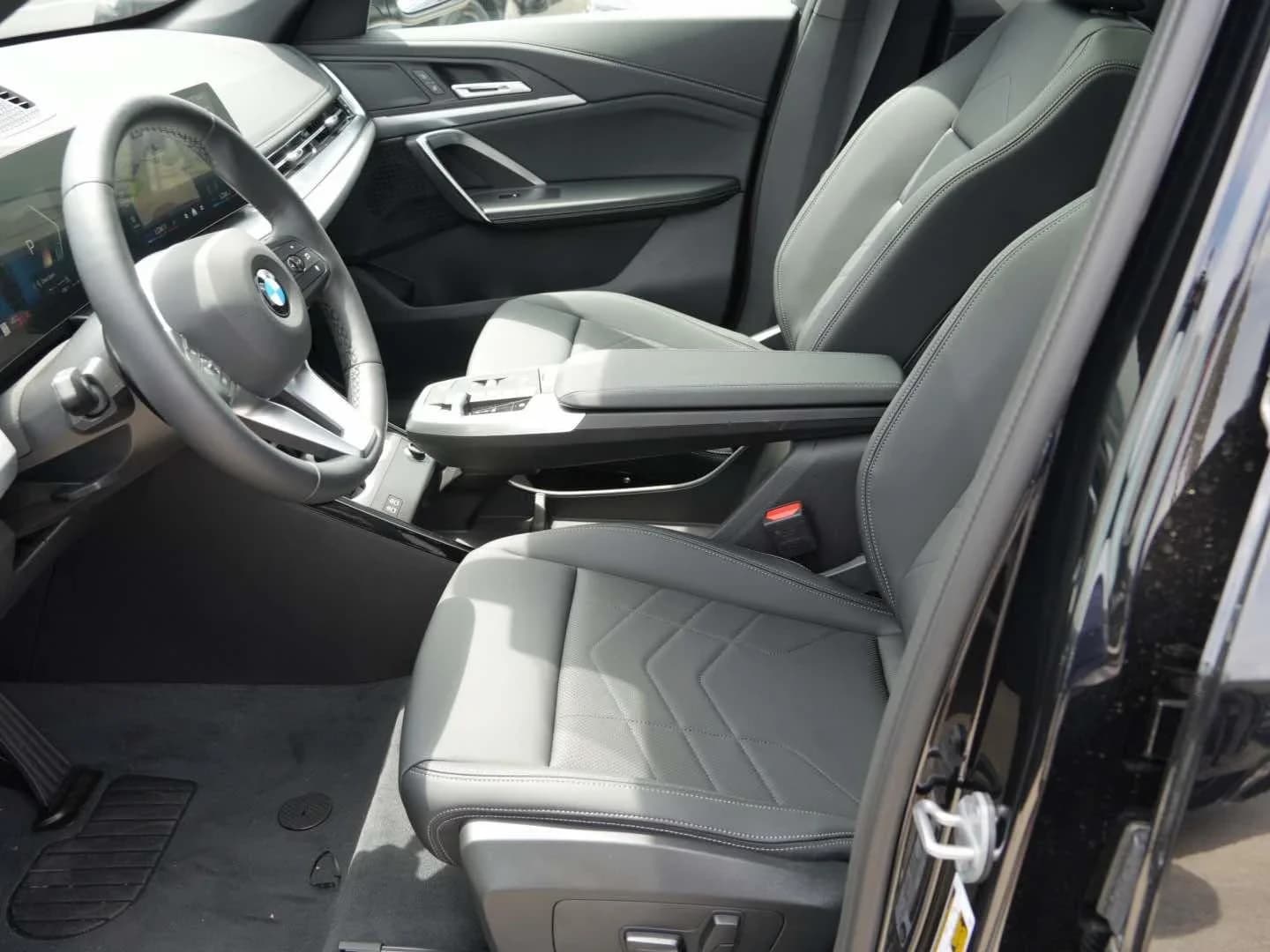 BMW X1 xDrive28i Sports Activity Vehicle 2026 — side view