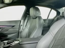 BMW i5 xDrive40 Sedan 2027 — side view