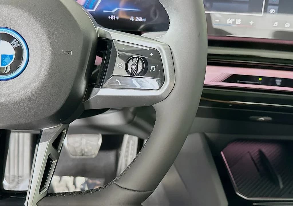 BMW i5 xDrive40 Sedan 2027 — side view
