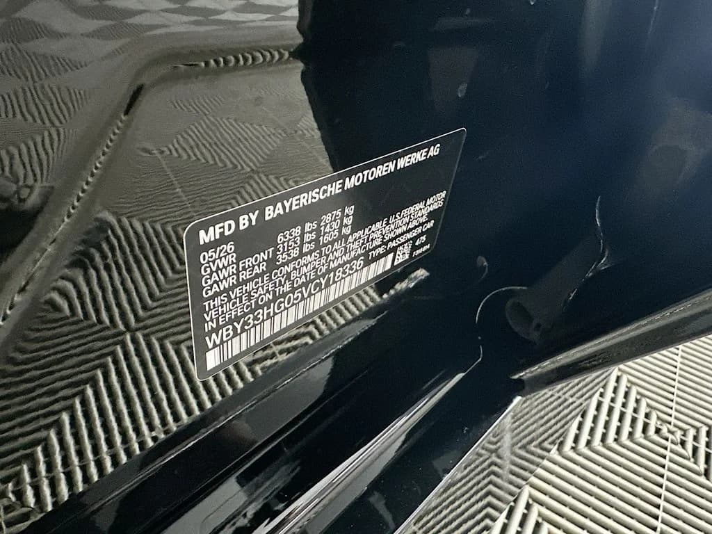 BMW i5 xDrive40 Sedan 2027 — side view