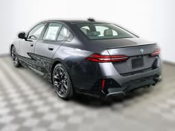 BMW i5 xDrive40 Sedan 2027 — side view