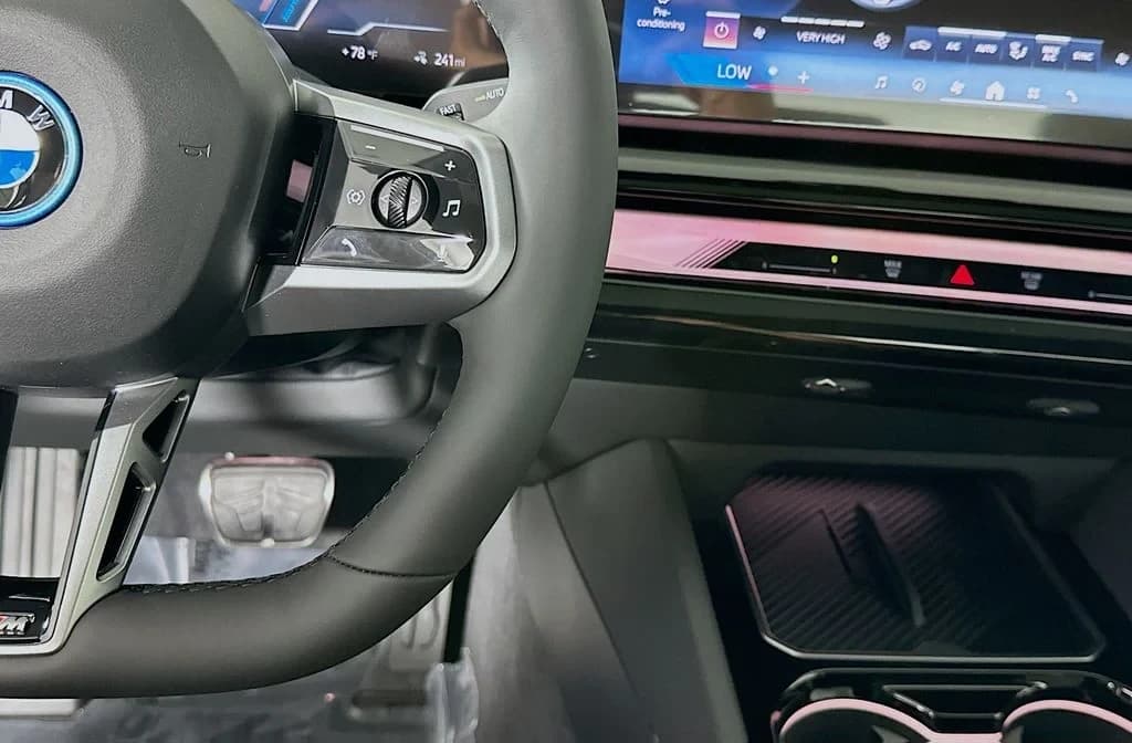 BMW i5 xDrive40 Sedan 2027 — side view