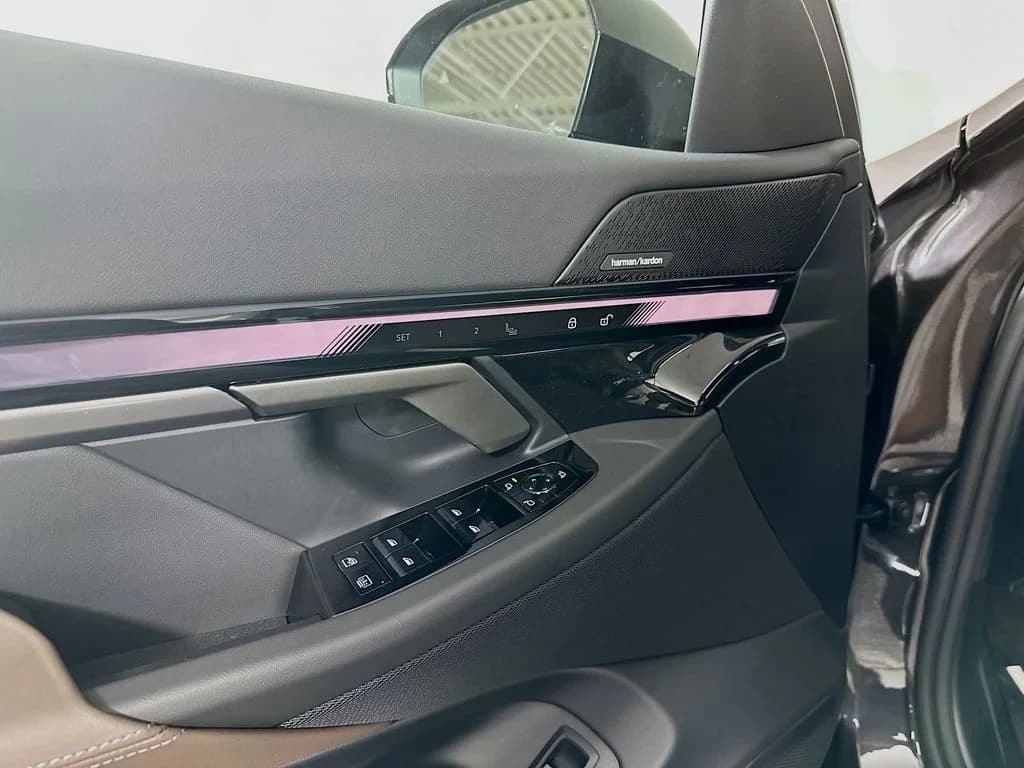 BMW i5 xDrive40 Sedan 2027 — side view