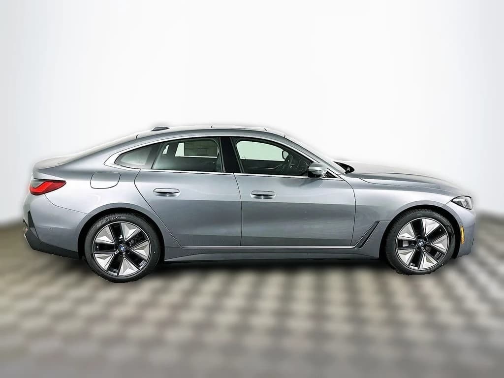 BMW i4 xDrive40 Gran Coupe 2026 — side view