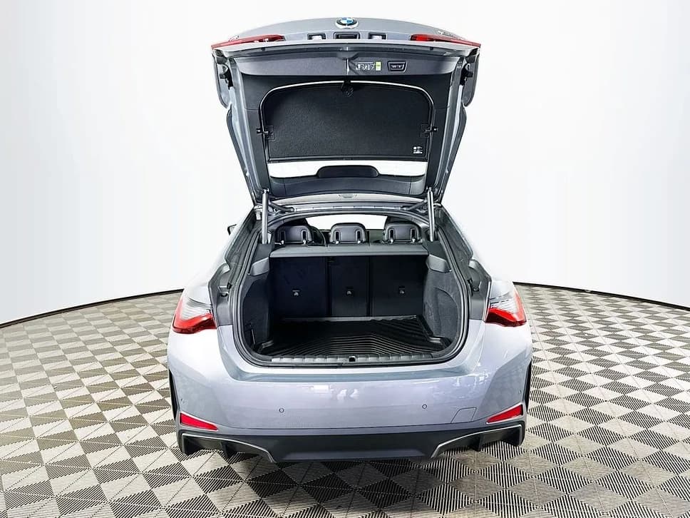 BMW i4 xDrive40 Gran Coupe 2026 — side view