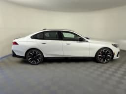 BMW i5 M60 Sedan 2026 — side view