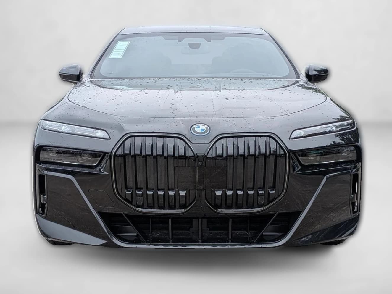 BMW i7 xDrive60 Sedan 2026 — side view