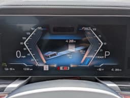 BMW i7 xDrive60 Sedan 2026 — side view