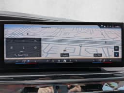 BMW i7 xDrive60 Sedan 2026 — side view
