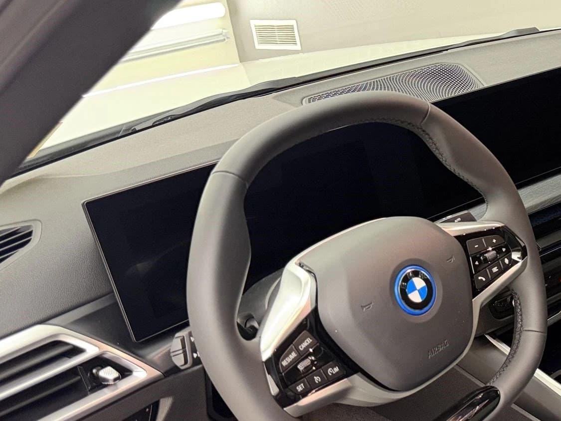 BMW i4 eDrive40 Gran Coupe 2026 — side view