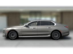 BMW i7 50 xDrive Sedan 2027 — side view
