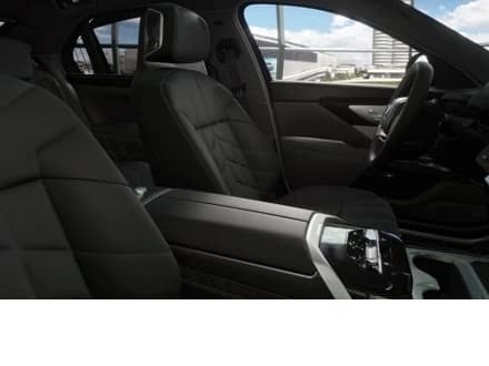 BMW i7 60 xDrive Sedan 2027 — side view