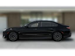 BMW i7 60 xDrive Sedan 2027 — side view
