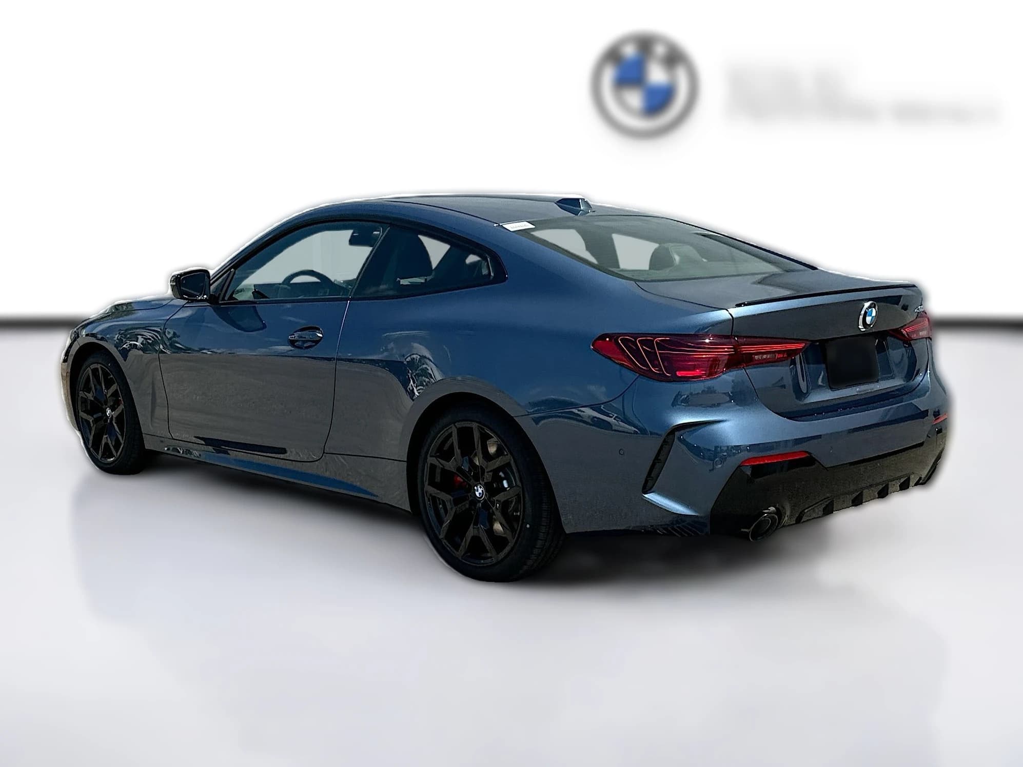 BMW i7 M70 Sedan 2026 — side view
