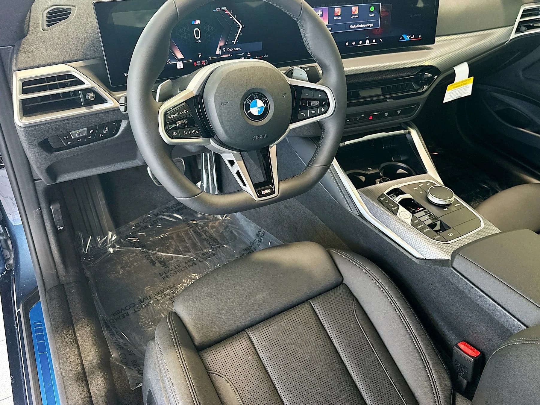 BMW i7 M70 Sedan 2026 — side view