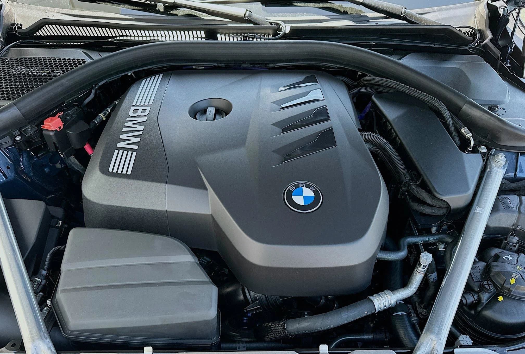 BMW i7 M70 Sedan 2026 — side view