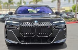 BMW i7 M70 Sedan 2026 — side view