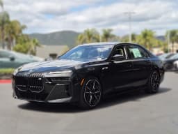 BMW i7 M70 Sedan 2026 — side view