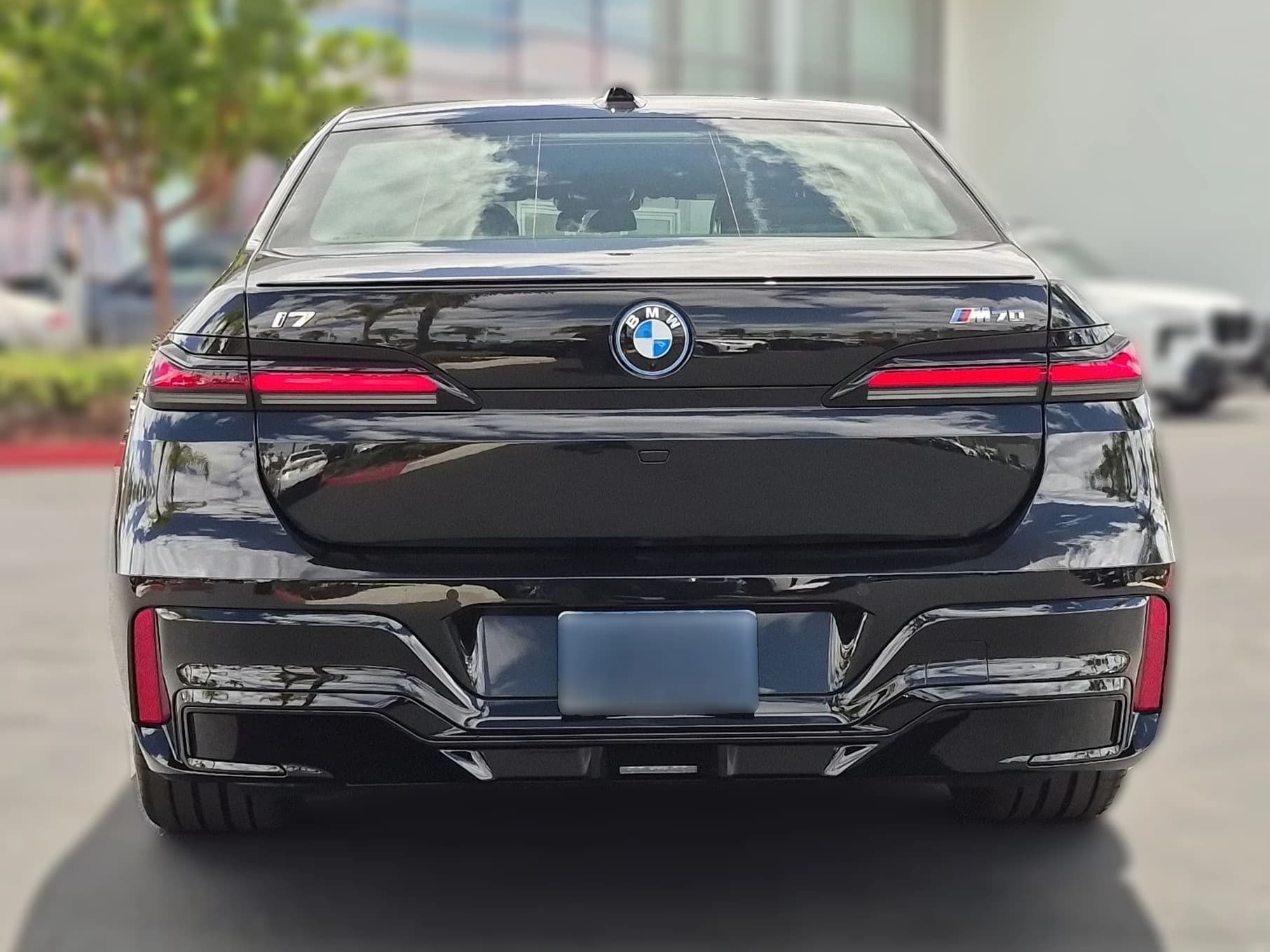 BMW i7 M70 Sedan 2026 — side view