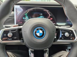 BMW i7 M70 Sedan 2026 — side view