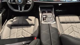 BMW i7 M70 Sedan 2026 — side view