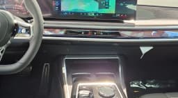 BMW i7 M70 Sedan 2026 — side view