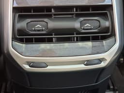 BMW i7 M70 Sedan 2026 — side view