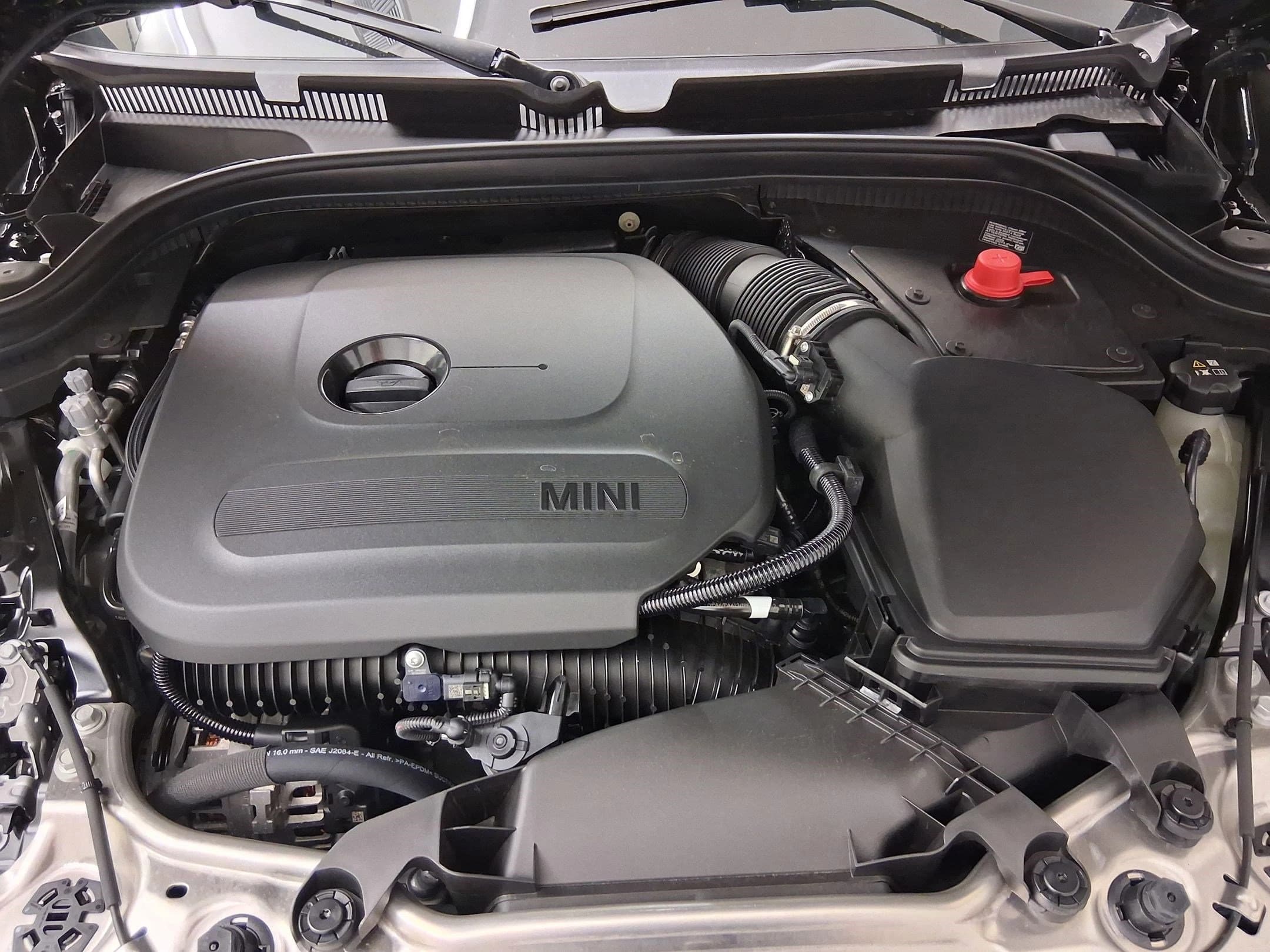 MINI Hardtop 2 Door Cooper FWD 2026 — side view