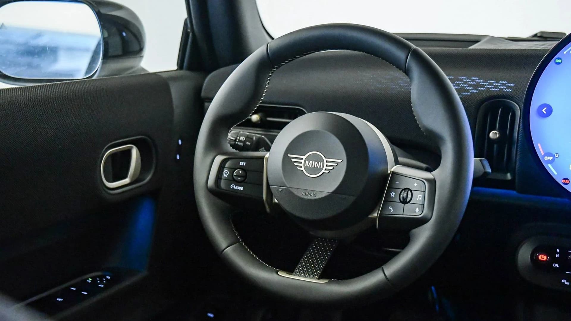 MINI Convertible Cooper FWD 2026 — side view
