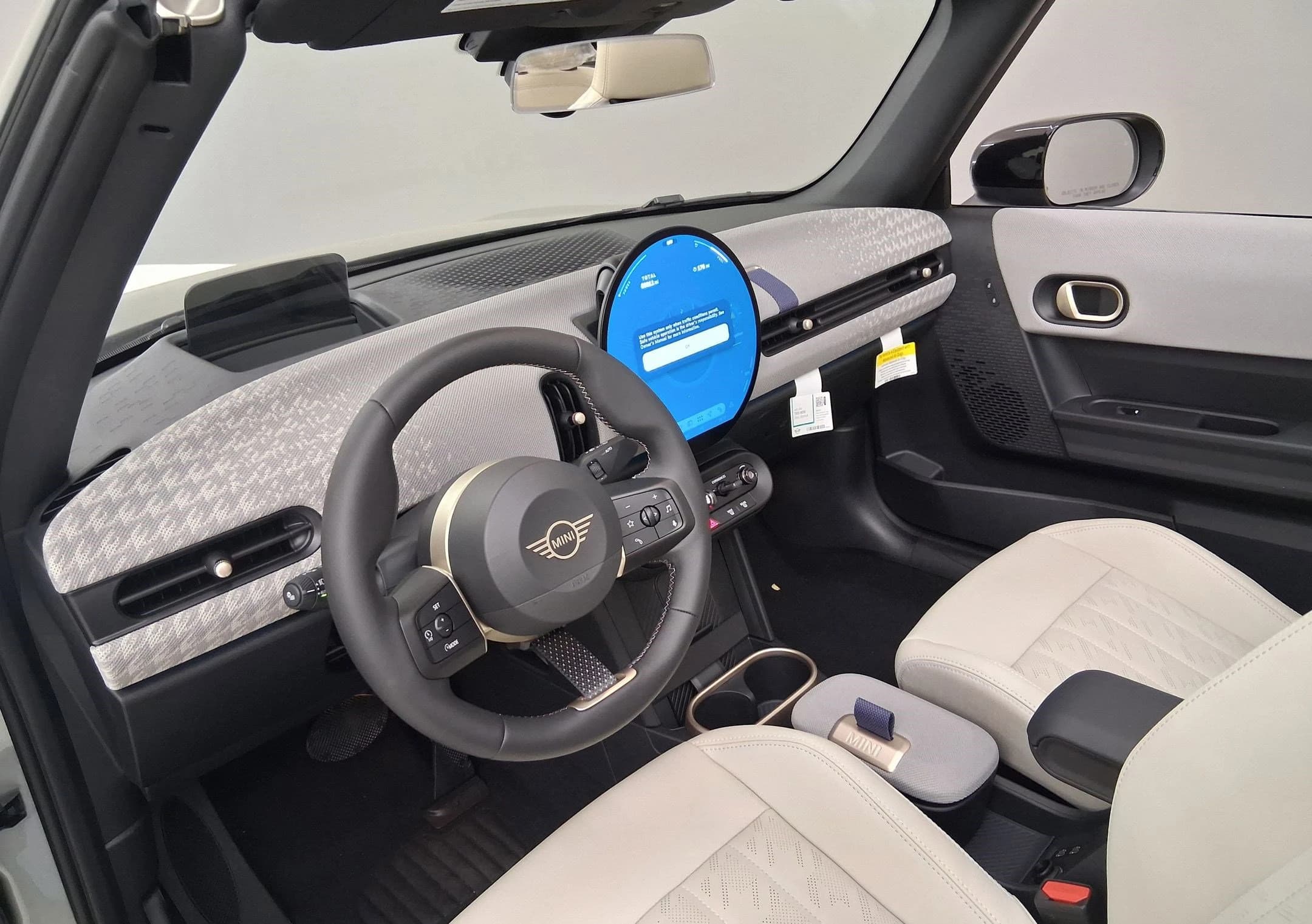 MINI Convertible Cooper FWD 2026 — side view