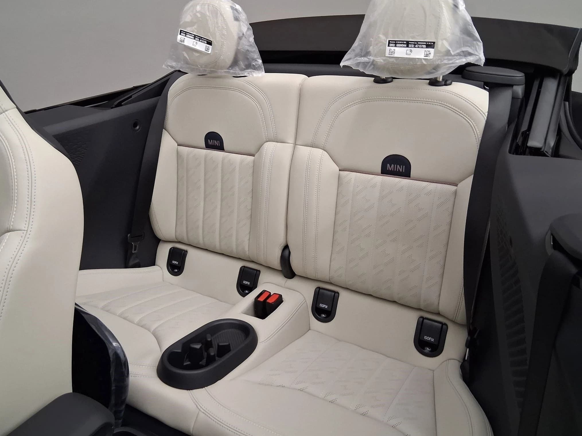 MINI Convertible Cooper FWD 2026 — side view