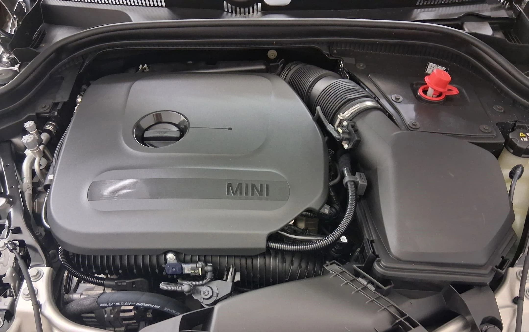 MINI Convertible Cooper FWD 2026 — side view
