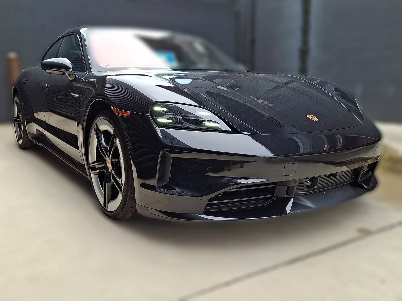 Porsche Taycan 4 Black Edition AWD 2026 — side view