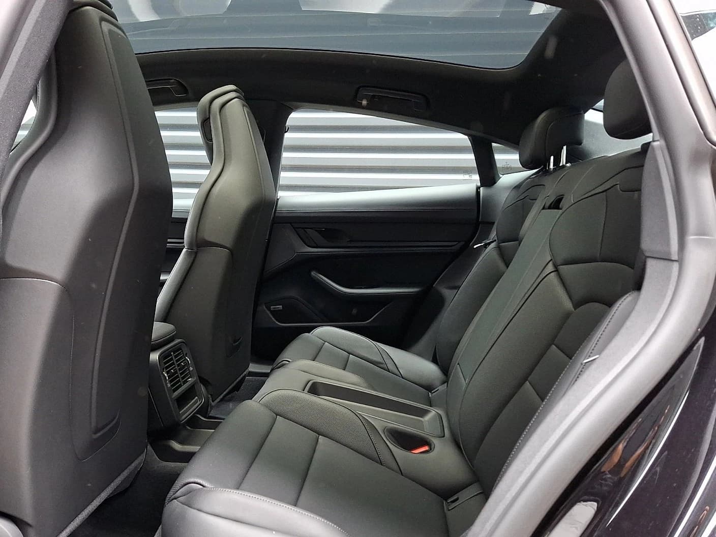 Porsche Taycan 4 Black Edition AWD 2026 — side view