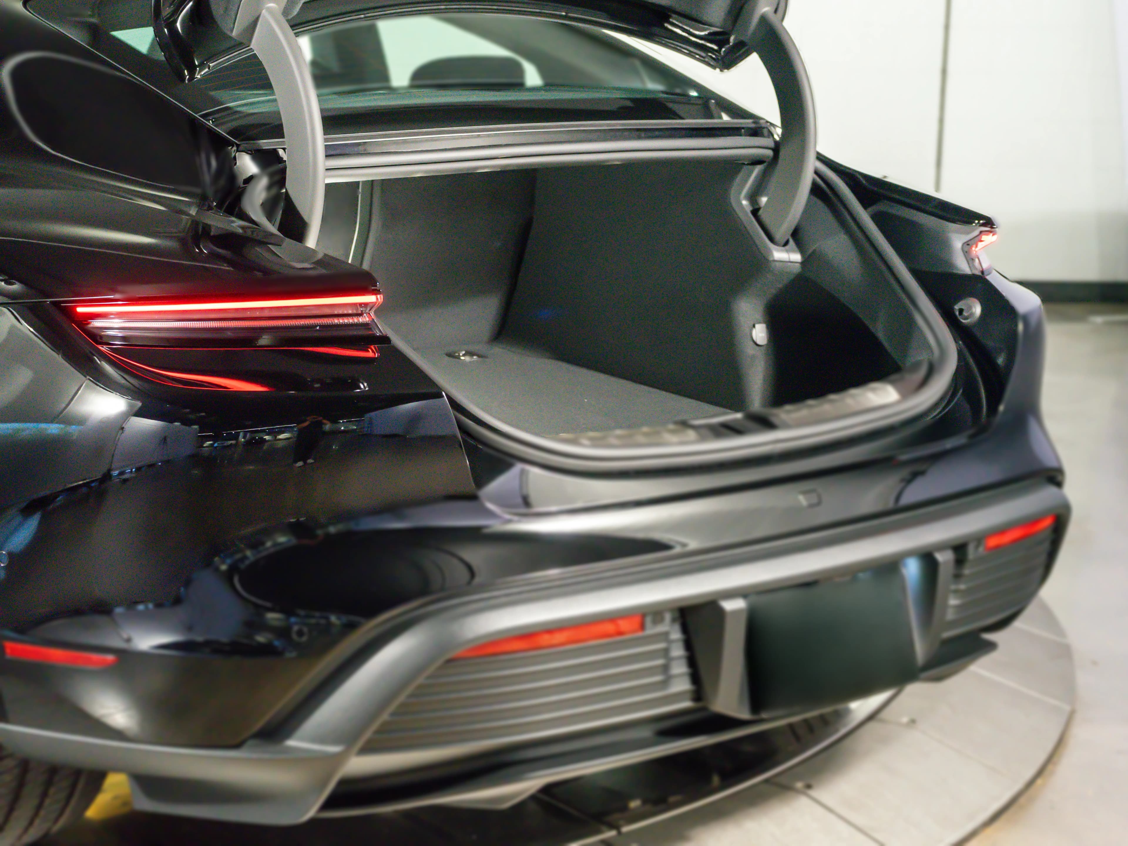 Porsche Taycan 4 AWD 2026 — side view
