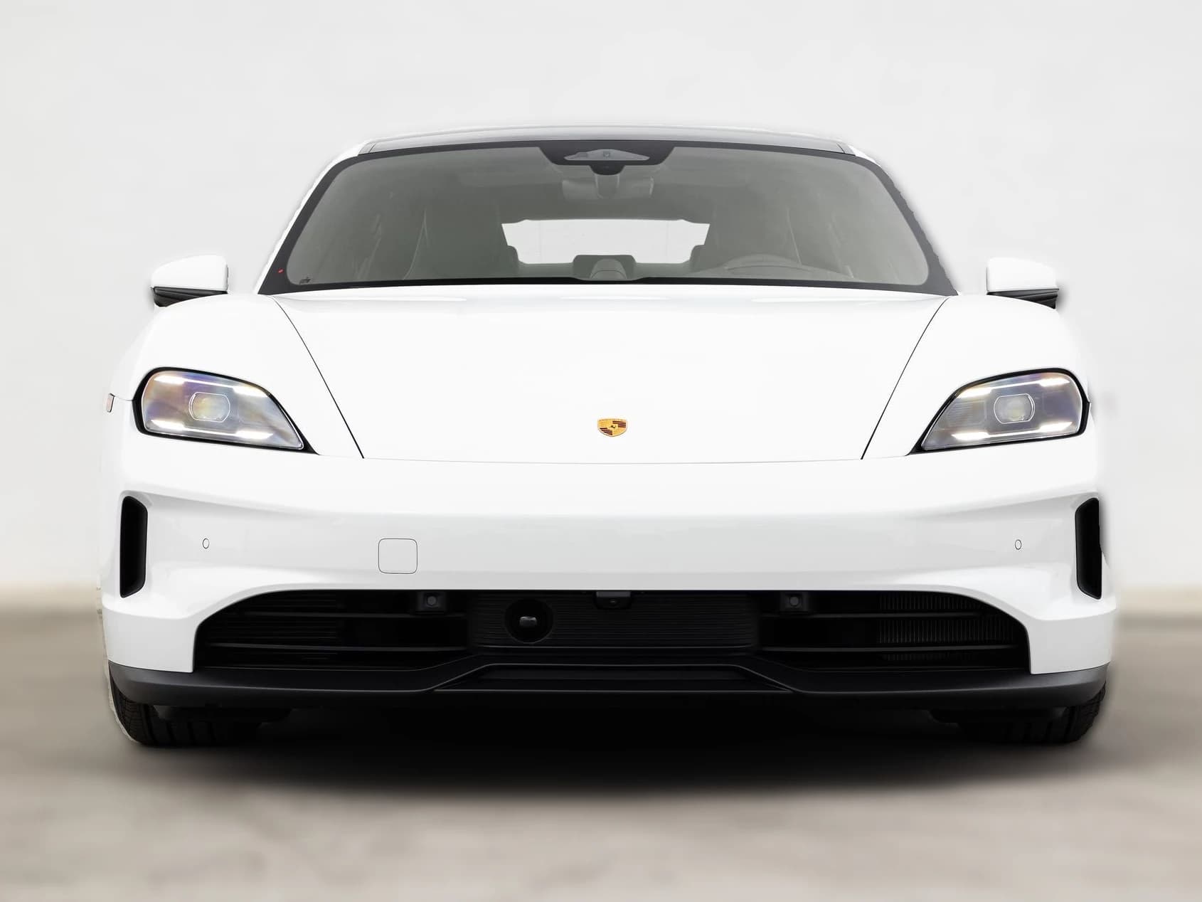 Porsche Taycan 4 AWD 2026 — side view