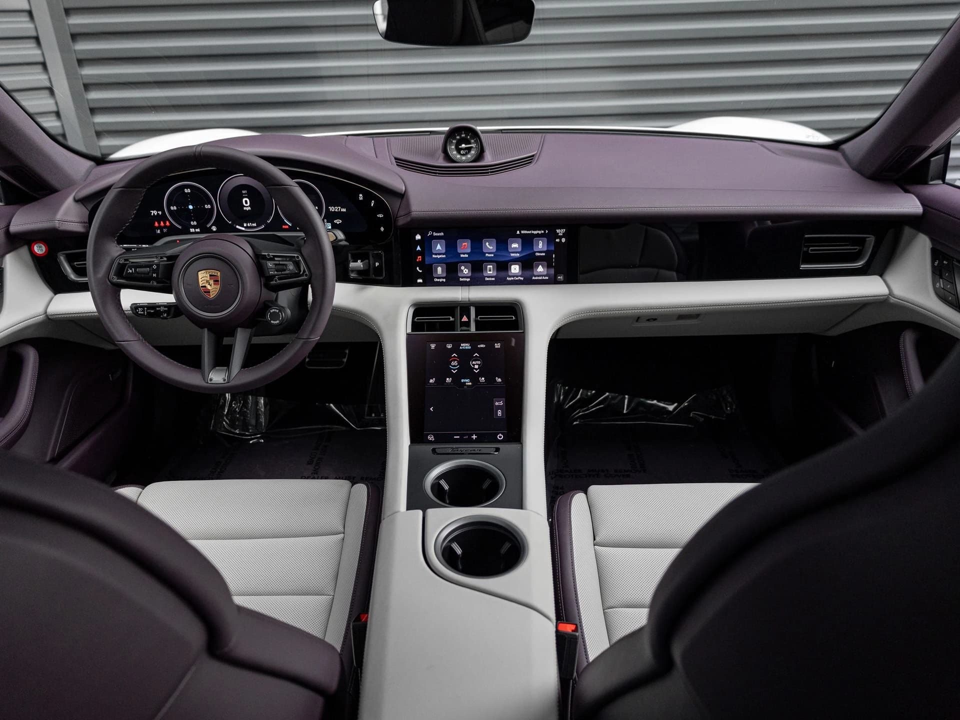 Porsche Taycan 4 AWD 2026 — side view