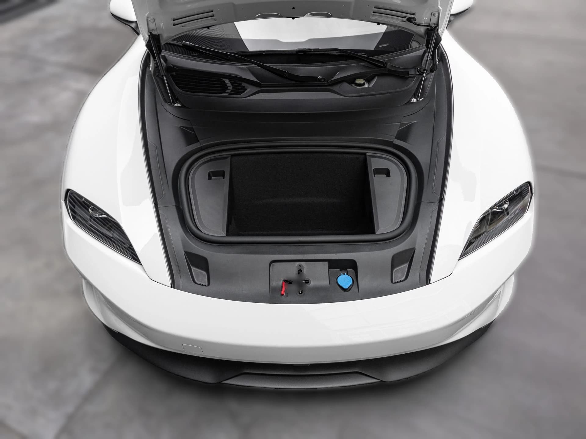 Porsche Taycan 4 AWD 2026 — side view