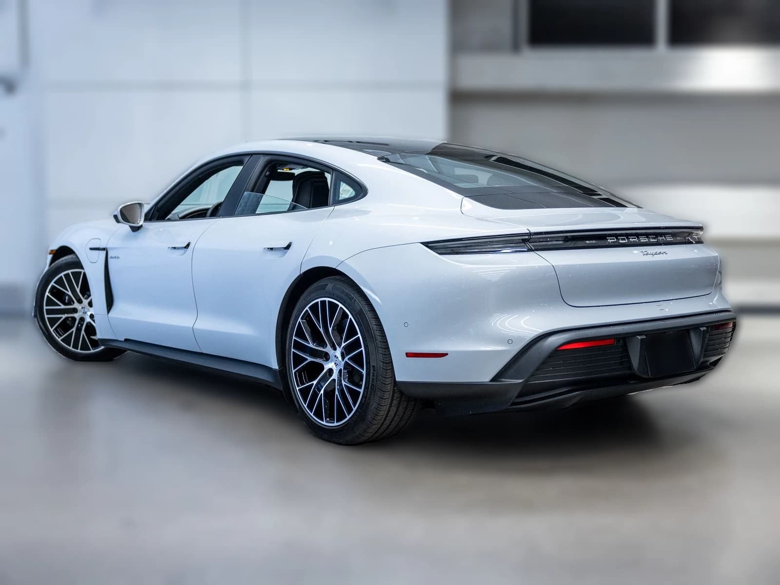 Porsche Taycan 4 AWD 2026 — side view