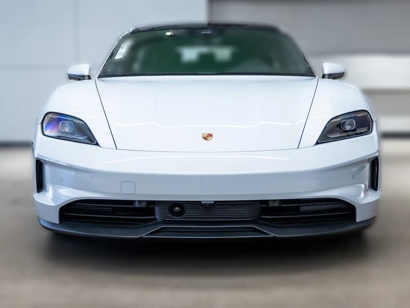 Porsche Taycan 4 AWD 2026 — side view