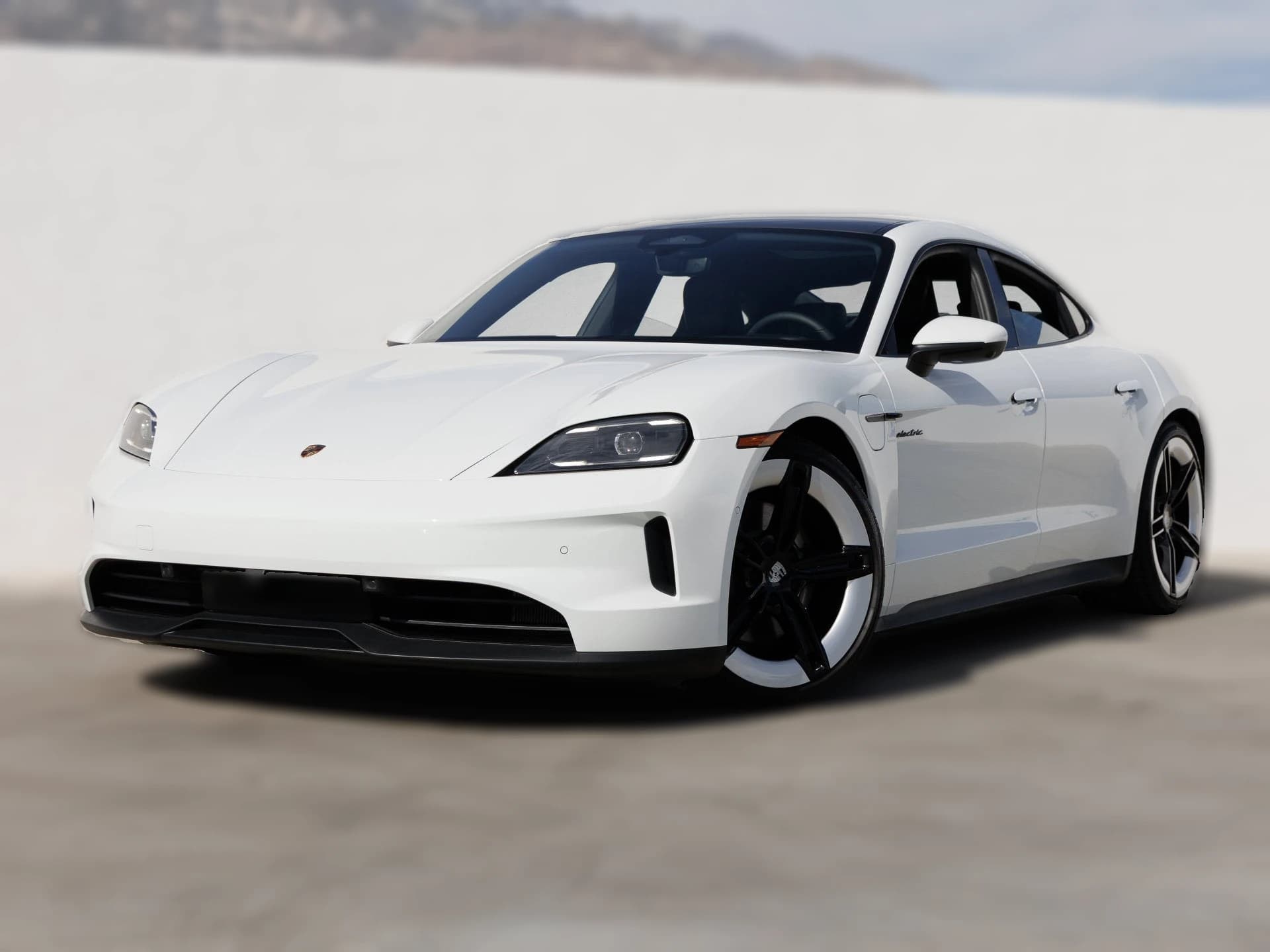 Porsche Taycan 4 AWD 2026 — side view