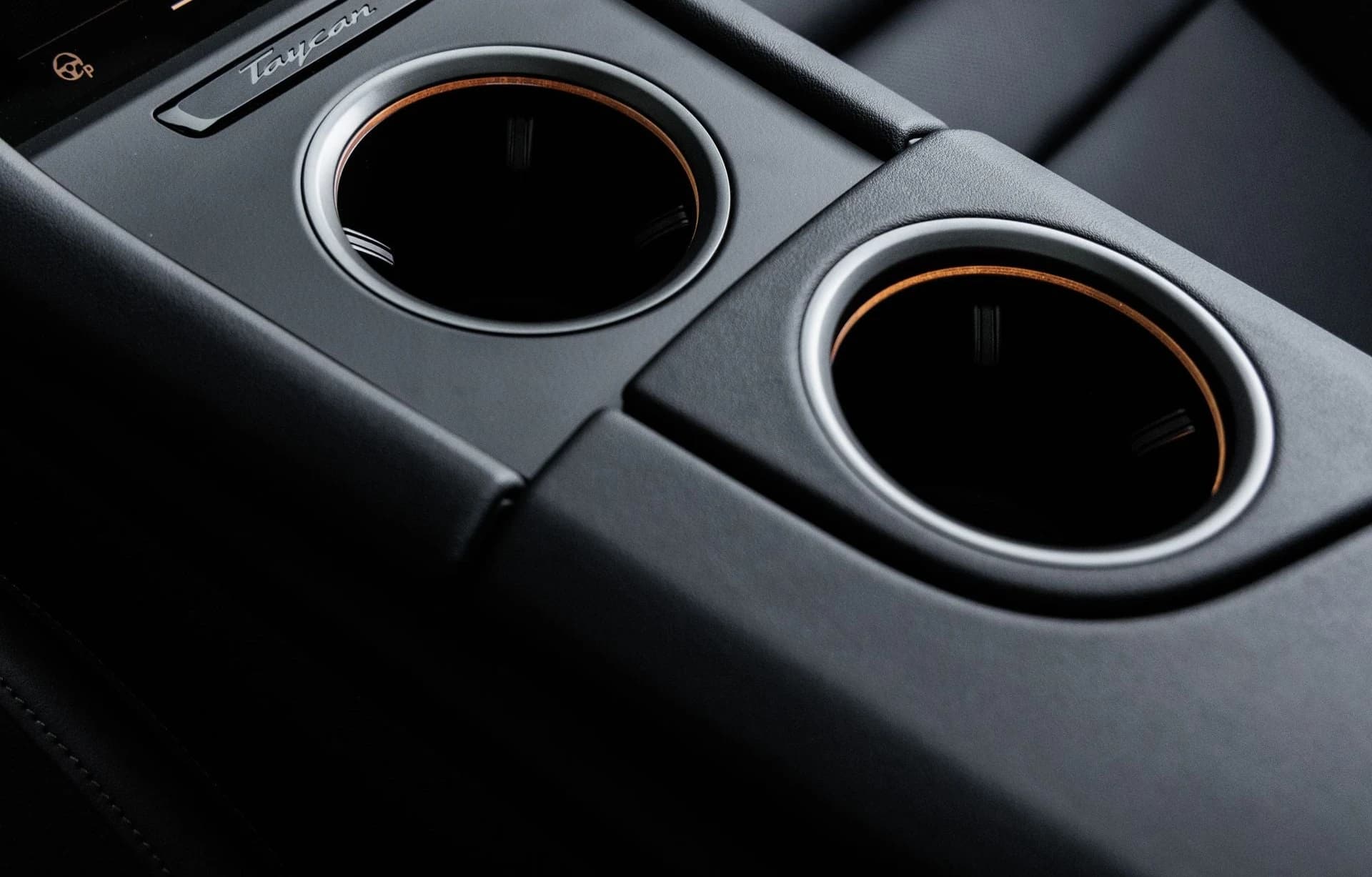 Porsche Taycan 4 AWD 2026 — side view