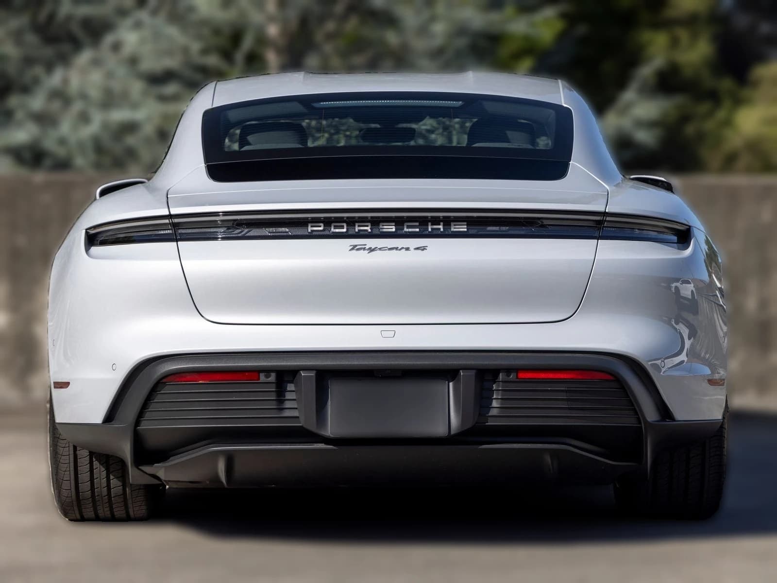 Porsche Taycan 4 AWD 2026 — side view