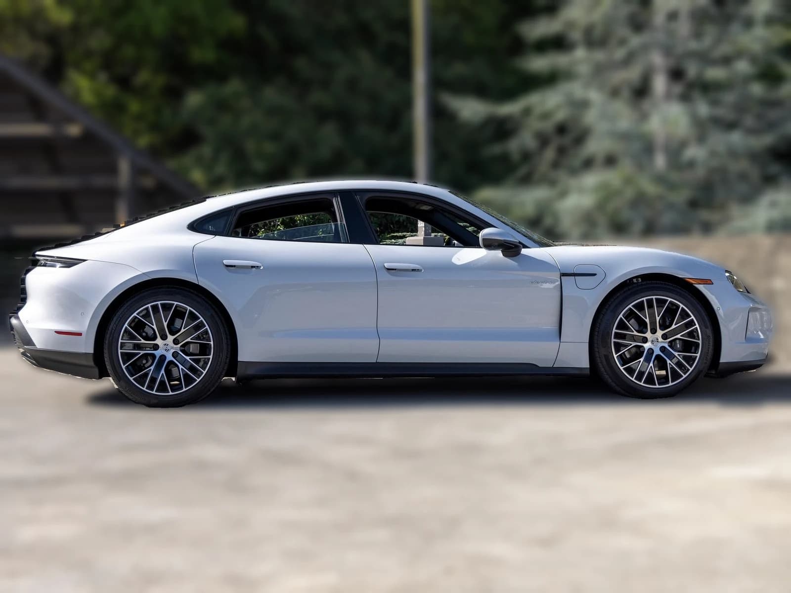 Porsche Taycan 4 AWD 2026 — side view