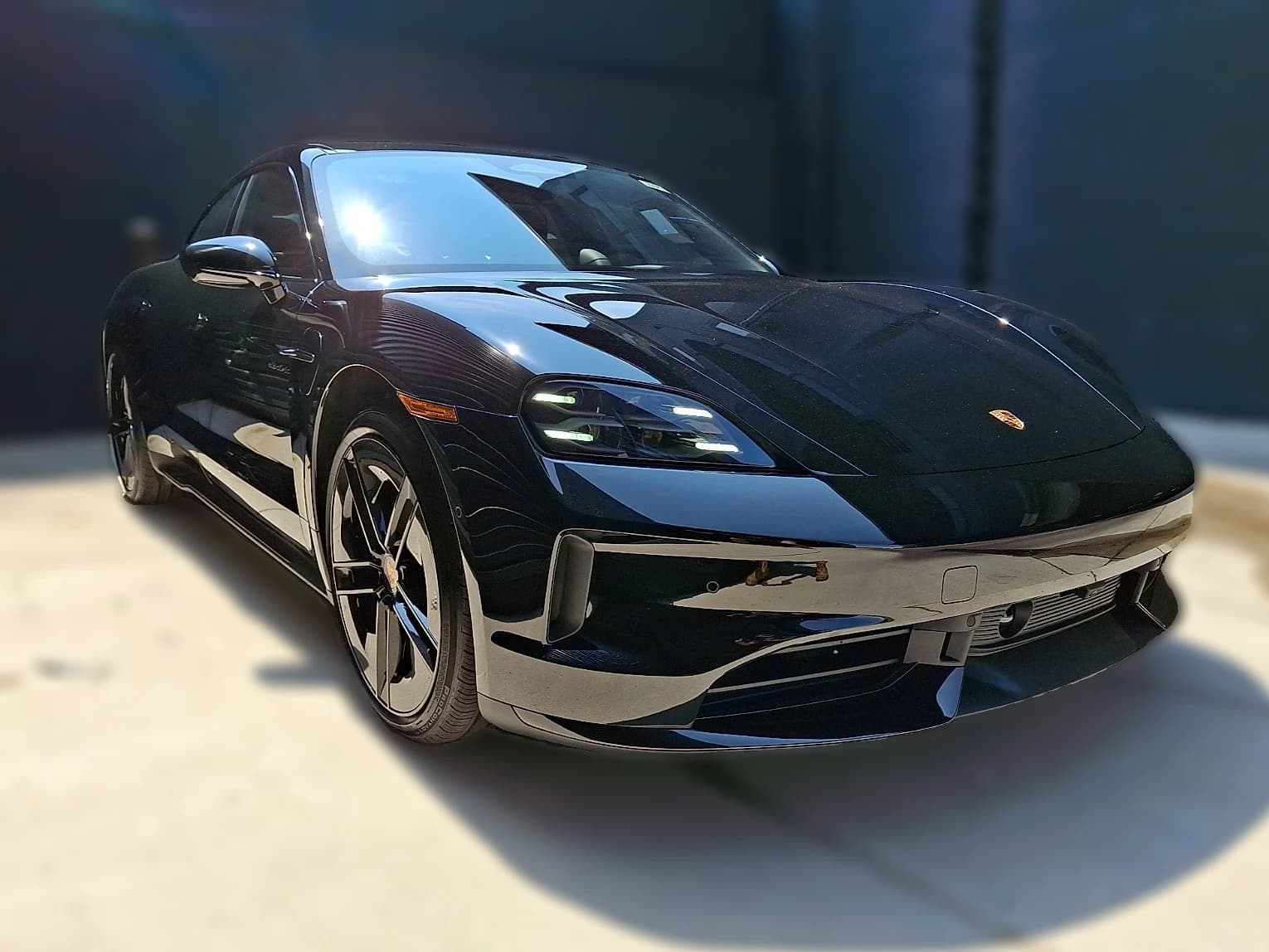 Porsche Taycan 4 Black Edition AWD 2026 — side view