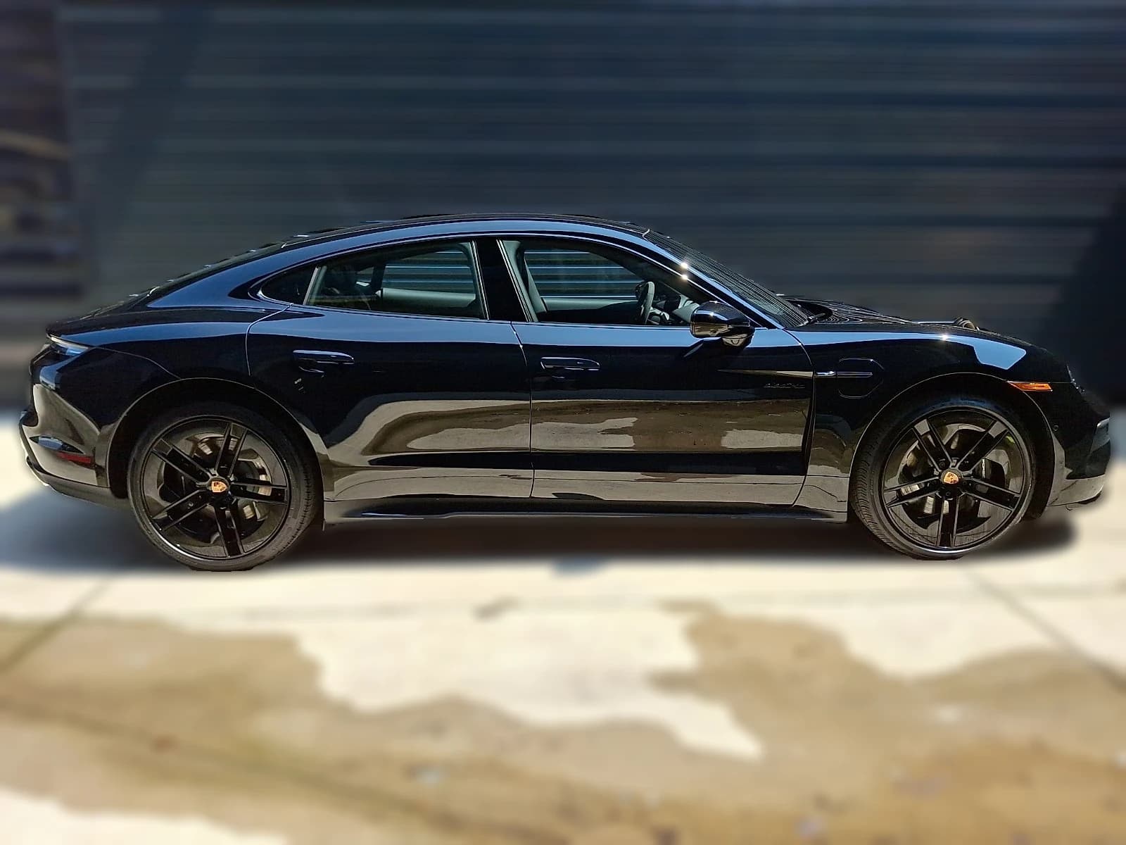 Porsche Taycan 4 Black Edition AWD 2026 — side view