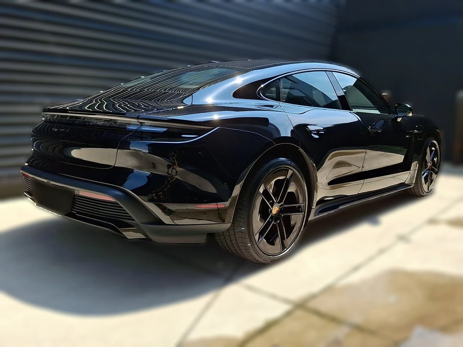 Porsche Taycan 4 Black Edition AWD 2026 — side view