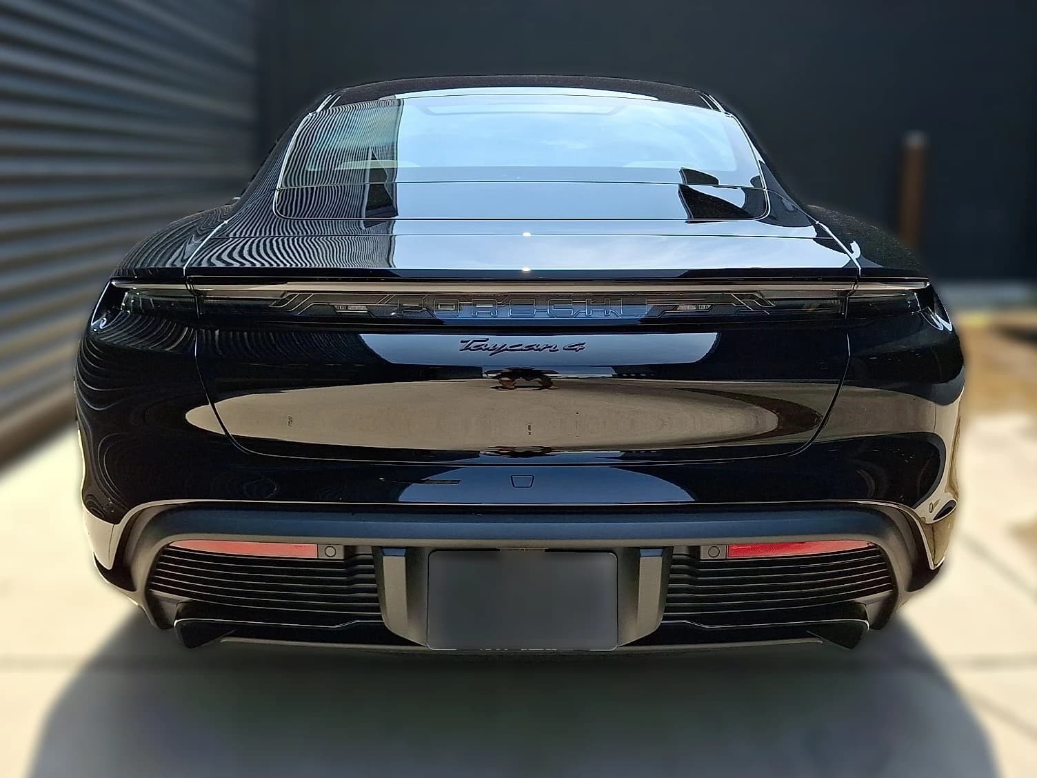 Porsche Taycan 4 Black Edition AWD 2026 — side view