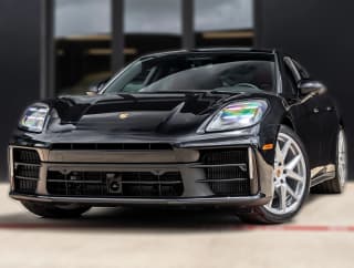Porsche Panamera Base RWD