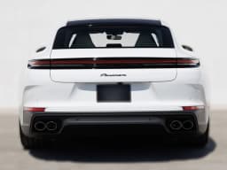 Porsche Panamera 4 AWD 2026 — side view